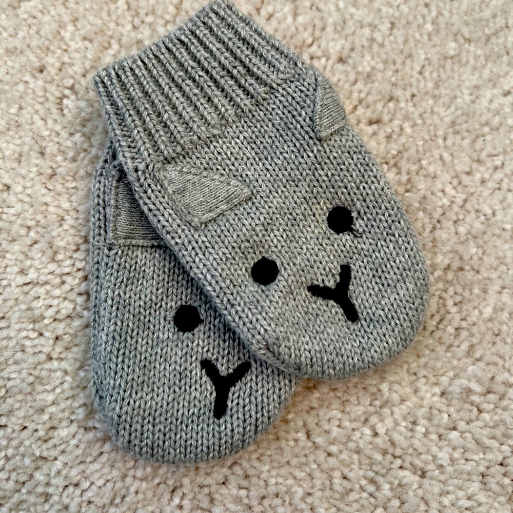 Baby Paw Print Mittens